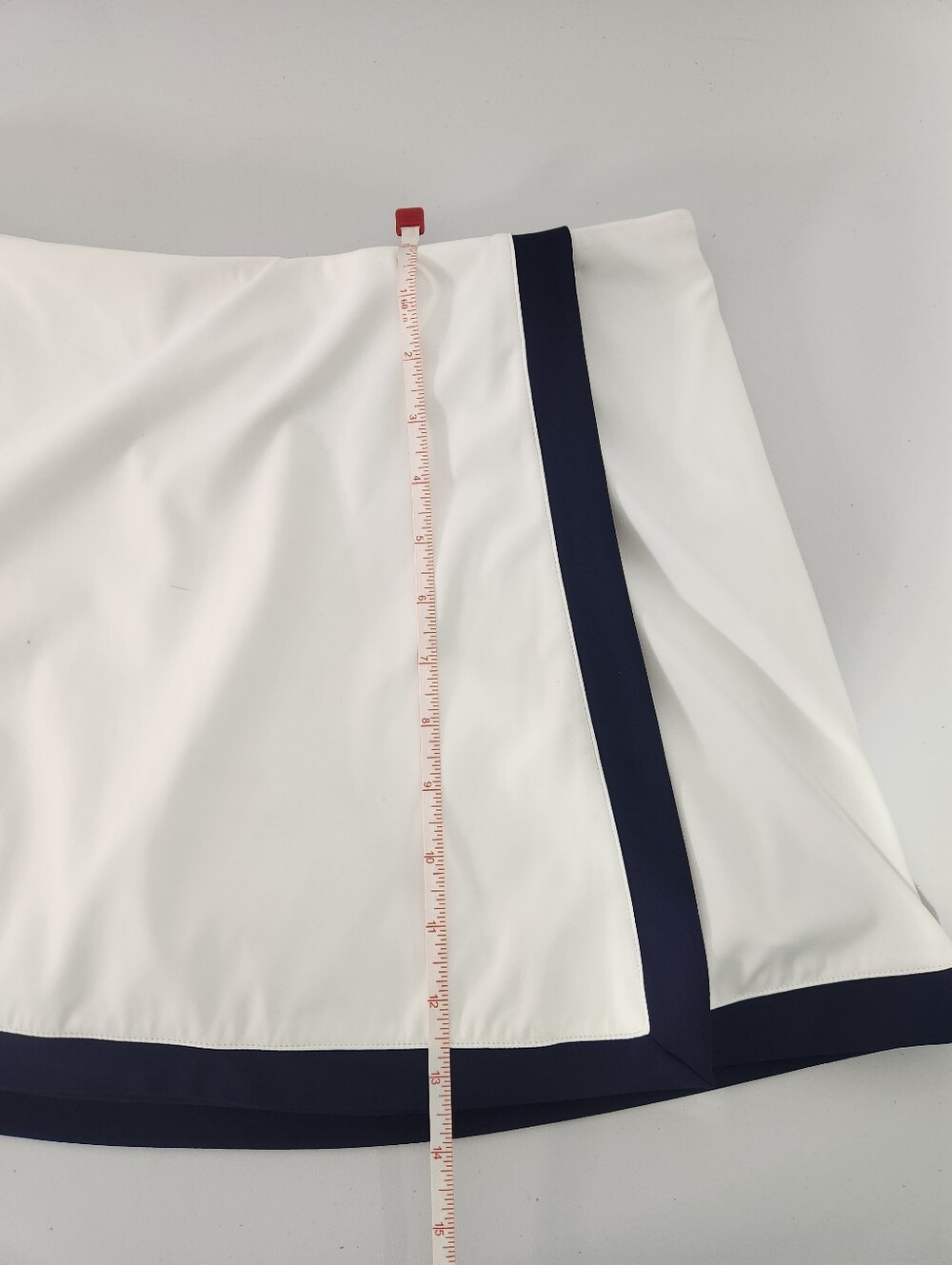 Smith &Quinn White Birdie Skirt with Navy Trim, Size Medium - Picture 7 of 7